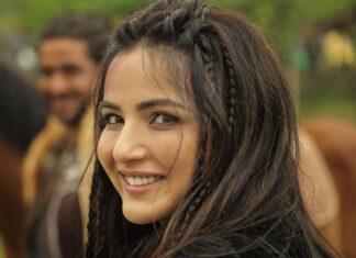 Jasmin Bhasin Instagram - What’s your favourite line from the song ? #allahdebandeya #zoharjabeen