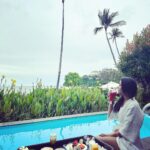 Jasmin Bhasin Instagram - Breakfast or me?🤣🤣 @pullmanphuketpanwa @pickyourtrail Pullman Phuket Panwa Beach Resort