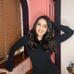 Jasmin Bhasin Instagram – 1,2,3 or 4th🤔