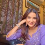 Jasmin Bhasin Instagram - Aise hi timepass😝🙈 #reels #reelsinstagram