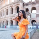 Jasmin Bhasin Instagram - History in background & hoor in foreground 😝 #colloseum #rome #italy #travelphotography Shot by @musaelmar Collosseum