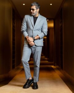 Jayam Ravi Instagram - Bengaluru leaving a piece of my heart with you 🩶

Wearing @khhouseofkhaddar @elevate_promotions 
Footwear @tonirossiofficial 

Style team @ekalakhani @team___e 
@malinikarthikeyan @harshene.ravichandar @arpita.kc @mayuri_srivastava 

Photographed by @kiransaphotography 
Production @donsrini for @madrastalkies @lyca_productions 

#PS2 #PonniyinSelvan #CholaTour #ManiRatnam #CholasAreBack #jayamravi