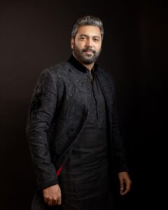Jayam Ravi Instagram - #PS2 Audio and Trailer Launch 👑

Outfit: @rohitbalofficial 
Footwear: @monkstoryofficial 

Style team : @ekalakhani @malinikarthikeyan @themisvanessa @harshene.ravichandar 
 
Photography @kiransaphotography 

@madrastalkies @lyca_productions 
Talent Coordinator @donsrini 

#PS2 #PonniyinSelvan #ManiRatnam #JayamRavi #TeamE #CholasAreBack #ekalakhani