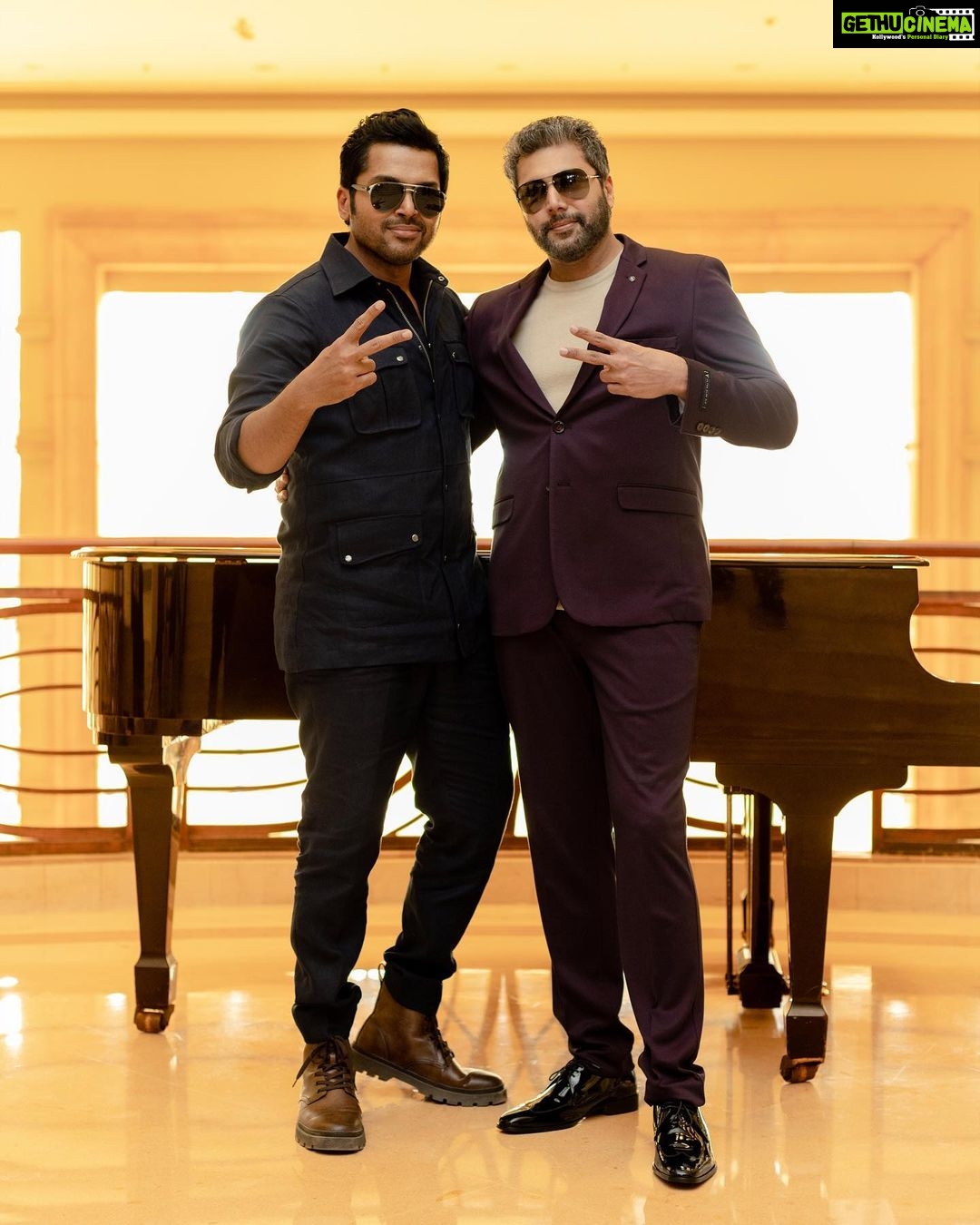 Jayam Ravi - 840.9K Likes - Repeating what you said Machi. naanum - “unna heart la vechirukken bro”
All the places we went you guys cheered for us and screamed our names and made us feel abundantly loved. We will always give our best to stay in your hearts. 🤗🤗❤️❤️
#ps2 #ponniyinselvan2