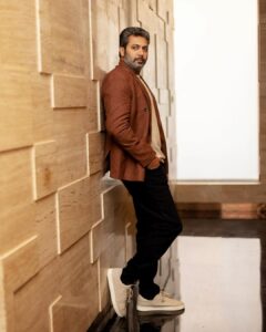 Jayam Ravi Instagram - Aaaaaand the #cholatour comes to an end! Fun, laughter, tears and respect filled journey of 4 years is finally over and ready to be handed over to you guys from tomorrow. Need your love and support as always. May good cinema always be celebrated ❤️ #ps2 #ps2cholatour #arunmozhivarman 👑 for #PS2 promotions 

Wearing @houseofkhaddar @elevate_promotions 

Style team @ekalakhani @team___e 
@malinikarthikeyan @harshene.ravichandar @arpita.kc @mayuri_srivastava 

Photographed by @kiransaphotography 

Production @donsrini for @madrastalkies @lyca_productions 

#PS2 #PonniyinSelvan #CholaTour #ManiRatnam #CholasAreBack #JayamRavi #TeamE #ekalakhani