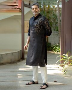 Jayam Ravi Instagram - 👑 for #PS2 promotions 

Wearing @muksweta 
Footwear @aprajitatoorofficial 

Style team @ekalakhani @team___e 
@malinikarthikeyan @harshene.ravichandar @arpita.kc @mayuri_srivastava 

Photographed by @kiransaphotography 
Production @donsrini for @madrastalkies @lyca_productions 

#PS2 #PonniyinSelvan #CholaTour #ManiRatnam #CholasAreBack #JayamRavi
