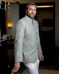 Jayam Ravi Instagram - That last pic is for all my #jrfans 😃❤️

@jayamravi_official for #PS2 promotions 

Wearing @jade_bymk 
Footwear @lussolifestyleofficial 

Style team @ekalakhani @team___e 
@malinikarthikeyan @harshene.ravichandar @arpita.kc @mayuri_srivastava 

Photographed by @kiransaphotography 
Production @donsrini for @madrastalkies @lyca_productions 

#PS2 #PonniyinSelvan #CholaTour #ManiRatnam #CholasAreBack #JayamRavi