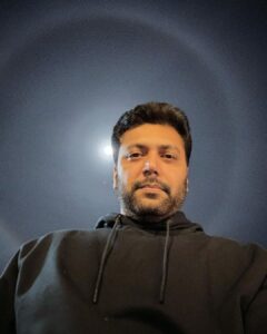 Jayam Ravi Instagram - Oli vattam 😇 the moon was looking gorgeous last night 🌝