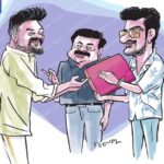 Jayaram Instagram - മറന്നു പോയ ഒരു പിങ്ക് പെട്ടിയുടെ ഒരിക്കലും മറക്കാനാവാത്ത കഥയാണ്. സംഭവം നടന്നത് കഴി‍ഞ്ഞമാസം. കൊച്ചി വിമാനത്താവളം മുതൽ അബുദാബി വരെ നീണ്ട പെട്ടിക്കഥയിൽ തരിമ്പും പതിരില്ല. ലുലു ഗ്രൂപ്പിന്റെ ചെയർമാൻ എം.എ.യൂസഫലിക്കയുടെ സഹോദരൻ അഷ്റഫലിയുടെ മകളുടെ കല്യാണത്തിനു പോകാനായാണു ഞാൻ നെടുമ്പാശേരി വിമാനത്താവളത്തിലെത്തുന്നത്. സംവിധായകൻ മിഥുൻ മാനുവലിന്റെ ‘ഏബ്രഹാം ഓസ്‌ലറിന്റെ’ ലൊക്കേഷൻ തൃശൂരിലായിരുന്നു. അവിടെ നിന്നാണ് എന്റെ വരവ്. തിരക്കിട്ട ഷൂട്ടിങ്ങിനിടയിൽ നിന്ന് എന്നെ വിടാൻ മിഥുന് മടിയായിരുന്നു. ഒരു തെലുങ്കു സിനിമയാണ്. പണ്ടേ കൊടുത്ത ഡേറ്റാണ് എന്നൊക്കെ മിഥുനോട് കള്ളം പറഞ്ഞ് ഞാൻ എയർപോർട്ടിലെത്തി. കല്യാണത്തിന് ധരിക്കാനുള്ള വസ്ത്രങ്ങൾ ഒരു പെട്ടിയിലാക്കി. വേറൊരു ചെറിയ പെട്ടി ഹാൻഡ്ബാഗേജ്. എന്റെ മകൾ മാളു ദുബായിൽ നിന്നു വാങ്ങിയ ഒരു ക്യൂട്ട് പിങ്ക് പെട്ടിയാണത്. അത് കണ്ടിഷ്ടം തോന്നി ഞാൻ ചോദിച്ചു വാങ്ങിയതാണ്. വിമാനത്താവളത്തിലെത്തിയപ്പോൾ സുഹൃത്തുക്കൾ ഒരുപാടുണ്ട്. ദിലീപും കുഞ്ചാക്കോ ബോബനും ആസിഫലിയും കുടുംബസമേതമുണ്ട്. എല്ലാവരും കല്യാണത്തിനാണ്. ടൂർ മൂഡിലാണ്. തമാശയും വർത്തമാനവും ഇടയ്ക്ക് ഫോട്ടോയെടുപ്പുമായി സമയം പോയതറിഞ്ഞില്ല. ബോർഡിങ് അനൗൺസ് ചെയ്തപ്പോൾ എല്ലാവരും വിമാനം കയറി. വിമാനത്തിലും ജഗപൊഗ സംസാരം. ദുബായിലെത്തിയപ്പോഴാണറിയുന്നത് എന്റെ കയ്യിലുള്ള ചെറിയ പെട്ടി ഞാൻ എടുത്തില്ല. നെടുമ്പാശേരിയിൽത്തന്നെ മറന്നിരിക്കുന്നു….check story for continuation 😂😉 Abu Dhabi,U.A.E