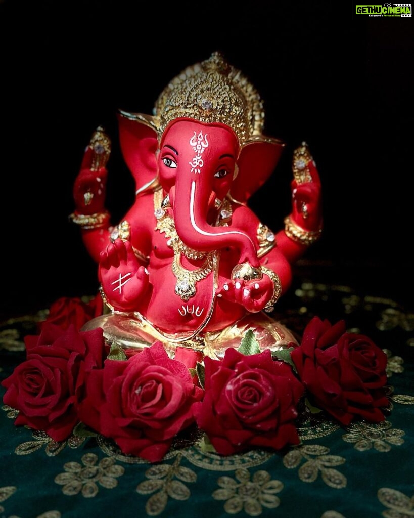 Jayasurya Instagram - Happy Ganesha Chaturthi 🕉️