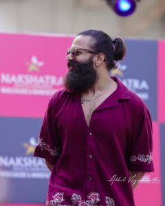Jayasurya Instagram - Inaugural moments from 
@nakshatragoldanddiamonds 

HMUA ; @makeupbyshibaz 
Styling ; @sarithajayasurya