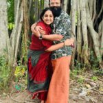 Jayasurya Instagram - 19 years of understanding, respect, care and love. Thank you my love for making my life so meaningful. @sarithajayasurya