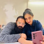 Jayasurya Instagram - 19 years of understanding, respect, care and love. Thank you my love for making my life so meaningful. @sarithajayasurya