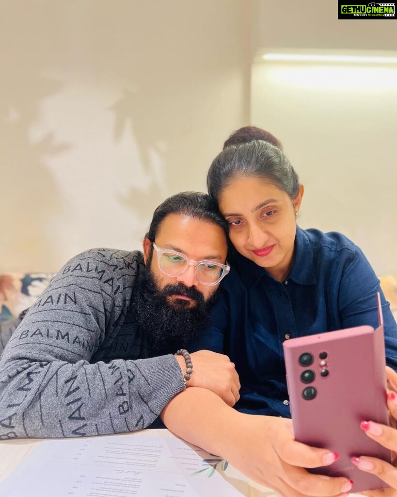 Jayasurya Instagram - 19 years of understanding, respect, care and love. Thank you my love for making my life so meaningful. @sarithajayasurya