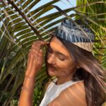 Jennifer Winget Instagram - Find me under the palm🌴 Pousada by the Beach