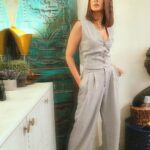 Jennifer Winget Instagram - Feeling extra Gray-teful today…🤍Monotone chi वेड Styled by @natashaabothra Team @priyankaa.a_91 Outfit @madaboutfashion_kejal Jewellery @voycejewellery Makeup @sonamvaghani.mua