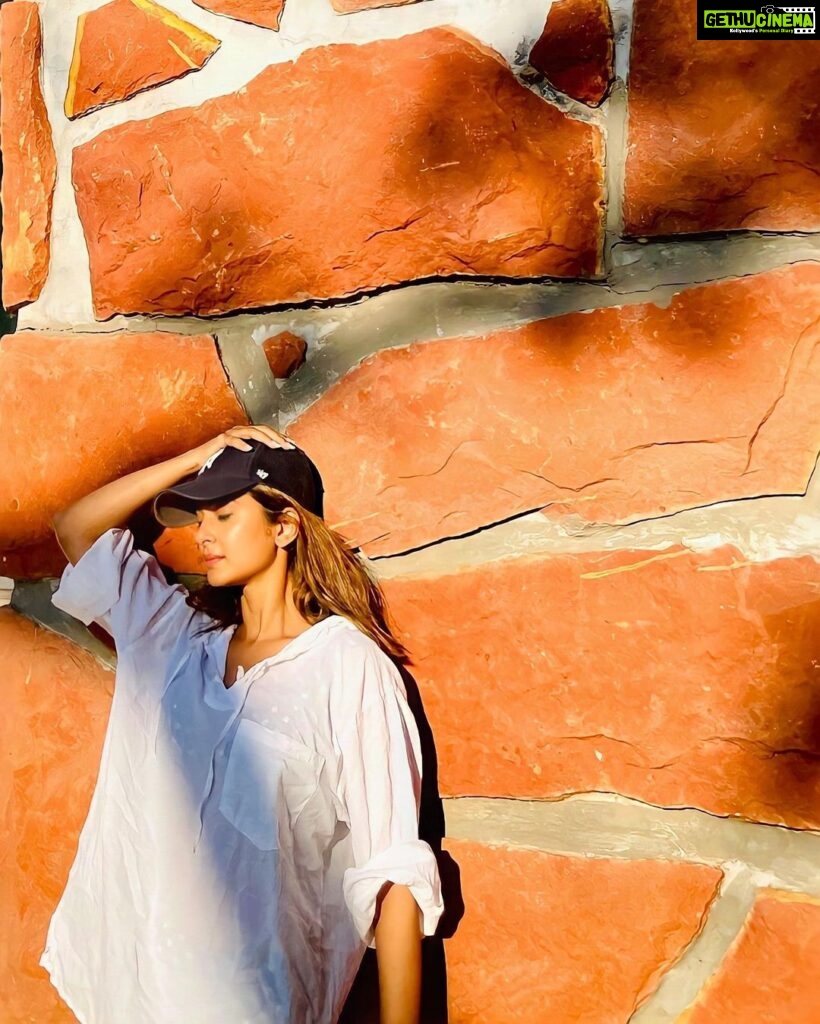 Jennifer Winget Instagram - “⃣Sunday comes alone again A perfect day for a quiet old friend And you, you will set it free. I see new morning around your face Everybody says it’s another phase And now, now it’s come to me! ”⃣ ☀️ 🧢 🌼