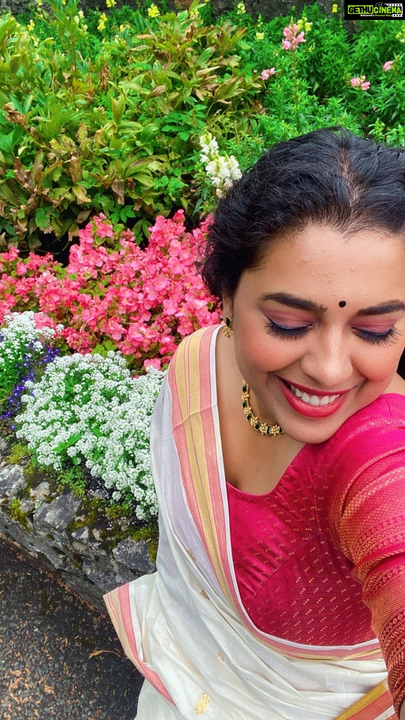 Jewel Mary - 2.7K Likes - ലോകത്തിന്റെ ഏതു കോണിലും പൂക്കളും ഇളവെയിലും 
കസവു കുപ്പായവും തൂശനിലയിൽ സദ്യയും ❤️
#onam #onam2023 #malayali #kerala #ireland