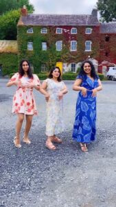Jewel Mary Instagram - Jee chooli !!! Eth bhashayano arinjooda but this song is 😍😍😍 With eva and @antonynintu #reels #dancereel #instagood #ireland🍀 #traveler Westport House