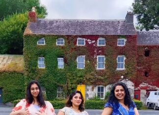 Jewel Mary Instagram - Jee chooli !!! Eth bhashayano arinjooda but this song is 😍😍😍 With eva and @antonynintu #reels #dancereel #instagood #ireland🍀 #traveler Westport House