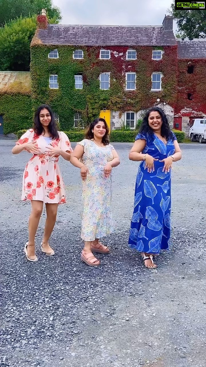 Jewel Mary - 58.9K Likes - Jee chooli !!! Eth bhashayano arinjooda but this song is 😍😍😍
With eva and @antonynintu 
#reels #dancereel #instagood #ireland🍀 #traveler