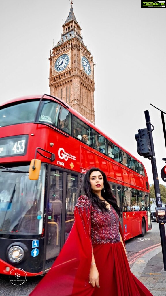 Jewel Mary Instagram - When u decides to walk like a queen in the streets of london !!!! Styled by @tharunya_vk Mua @glammwithshe Costume by @hasthra_designs Photography by @drishyam_weddings_ #london #photography #bigben #londonbridge #travelphotography #fashion #hayyoda #trending #trendingsongs