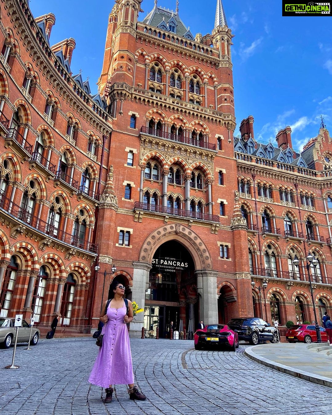 Jewel Mary Instagram - Not until we are lost do we begin to find ourselves.” – Henry David Thoreau. #london #travel #traveltheworld #uk #stpancras #lifestyle #life #happy #july St Pancras International Station, London, UK