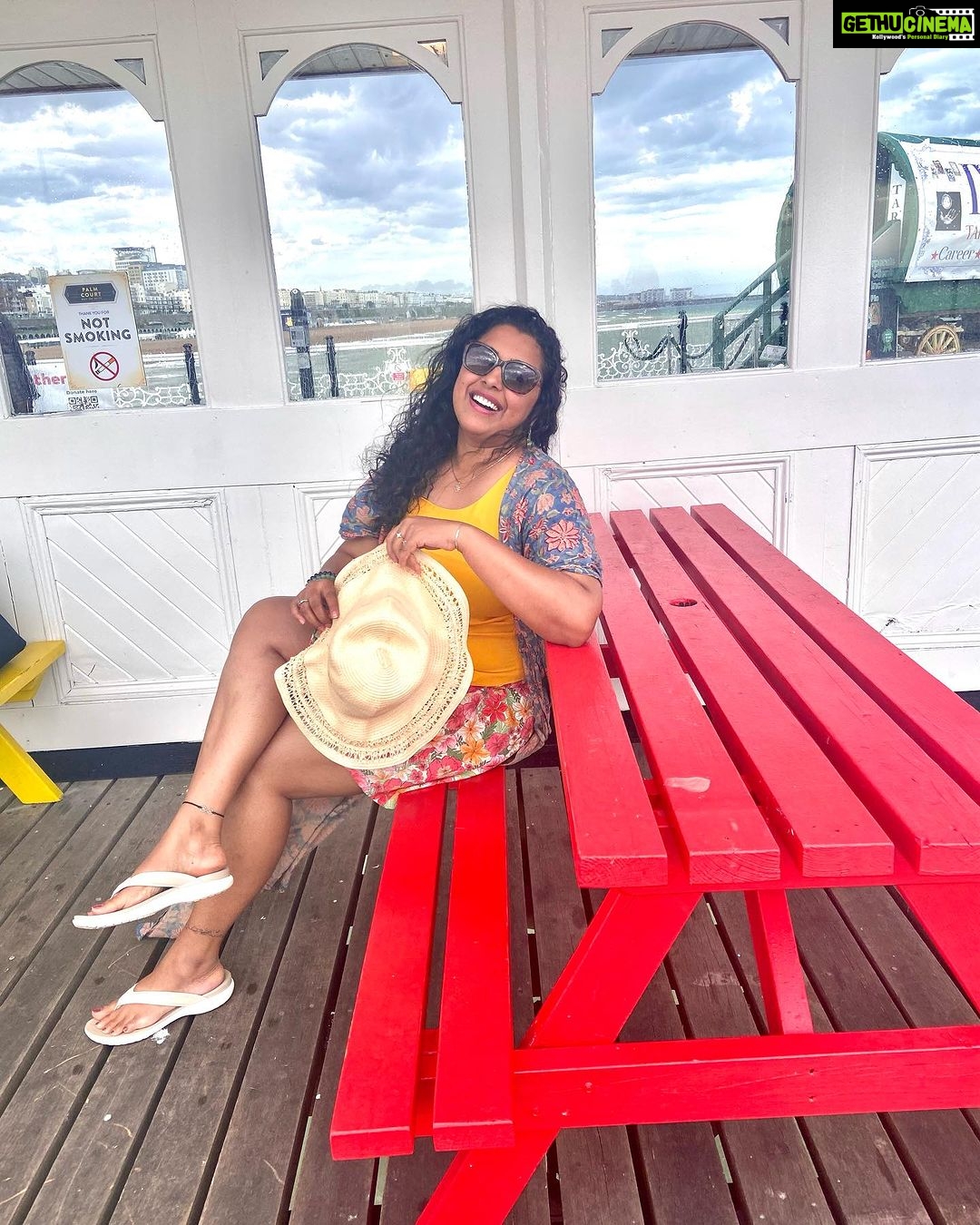 Jewel Mary - 6.4K Likes - Beach baby !!! 🌊🐬⚓️ #uk #vacay #brighton #london #beach #happiness #gratitude #33 #divinefeminine