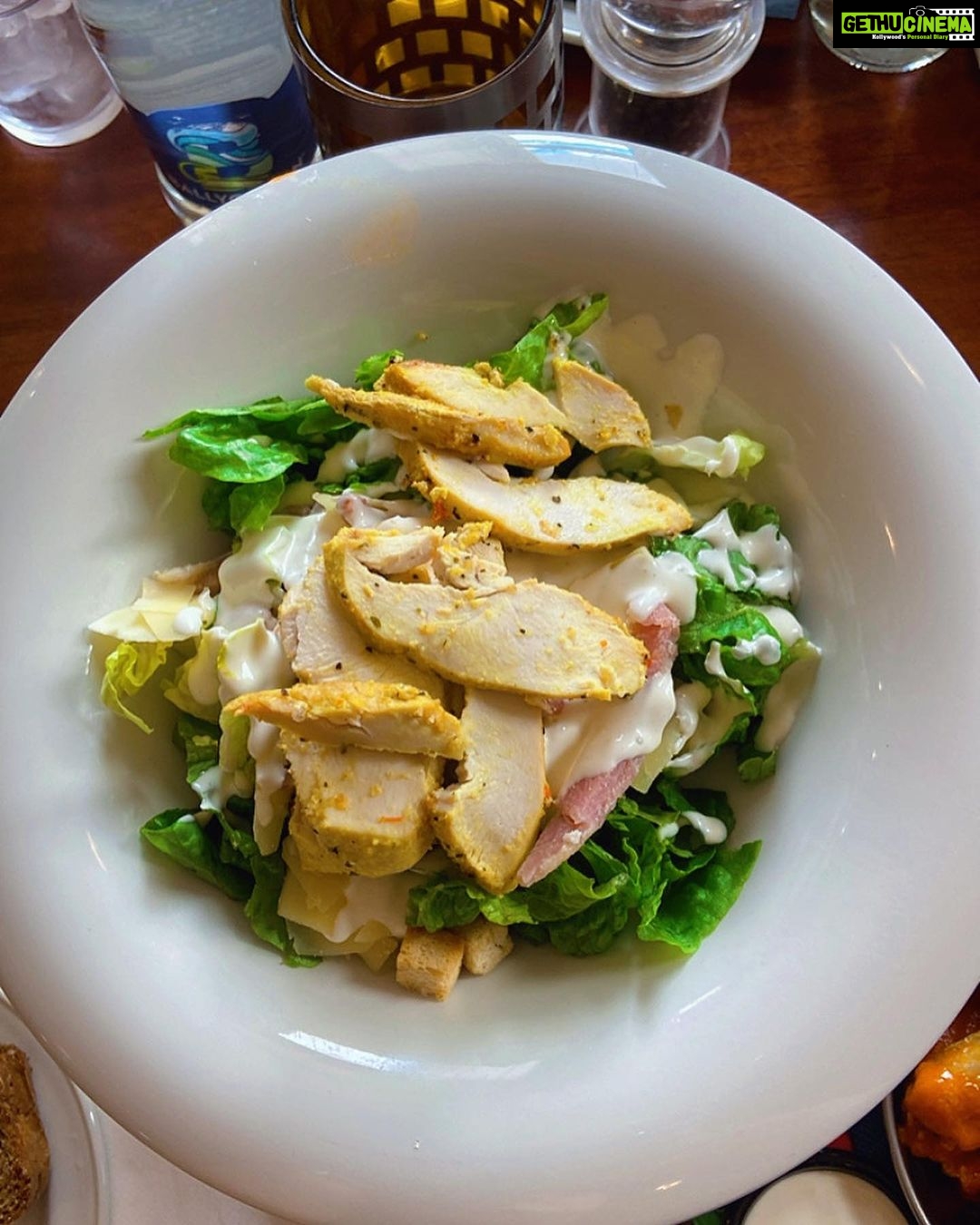 Jewel Mary Instagram - Looking at these lip smacking delicacies like 😛😛😛😛😛 !!!! #ireland #irishfood #chickenwings #calamari #sodabread #ceasersalad @breaffyhousehotel Breaffy House Hotel & Spa Resort