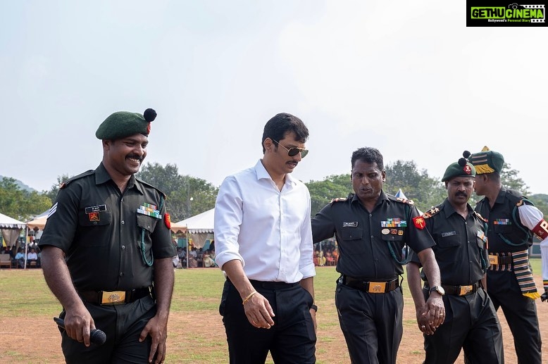 Jiiva Instagram - And that’s why we call them Indian Army !!! Such a pleasure colonel & his First Lady for inviting me as chief Guest for their prestigious Raising day celebration!!! Overwhelmed with all their love and Gestures !!!