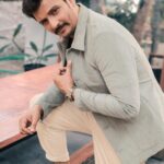Jiiva Instagram - How many hearts on this day 💝 Styling: @by_sarana Jacket & jeans : @gatsby.in Team: @shotsbyuv @sat_narain @the.portrait.culture @tip_toe_photography Concept curation : @v_ininess #jiiva #actorjiiva #jiivachowdary #jiivafans #jiivafc #jiivapicturecollection #lovejiiva Chennai, India
