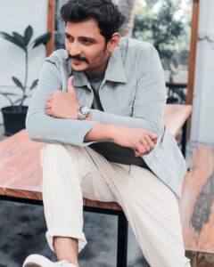 Jiiva Instagram - How many hearts on this day 💝 

Styling: @by_sarana 
Jacket & jeans : @gatsby.in 
Team: @shotsbyuv @sat_narain @the.portrait.culture @tip_toe_photography 
Concept curation : @v_ininess 

#jiiva #actorjiiva #jiivachowdary #jiivafans #jiivafc #jiivapicturecollection #lovejiiva