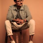Jiiva Instagram - How many hearts on this day 💝 Styling: @by_sarana Jacket & jeans : @gatsby.in Team: @shotsbyuv @sat_narain @the.portrait.culture @tip_toe_photography Concept curation : @v_ininess #jiiva #actorjiiva #jiivachowdary #jiivafans #jiivafc #jiivapicturecollection #lovejiiva Chennai, India