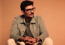Jiiva Instagram - How many hearts on this day 💝 Styling: @by_sarana Jacket & jeans : @gatsby.in Team: @shotsbyuv @sat_narain @the.portrait.culture @tip_toe_photography Concept curation : @v_ininess #jiiva #actorjiiva #jiivachowdary #jiivafans #jiivafc #jiivapicturecollection #lovejiiva Chennai, India