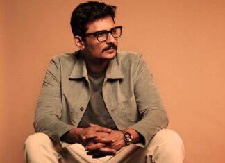 Jiiva Instagram - How many hearts on this day 💝 Styling: @by_sarana Jacket & jeans : @gatsby.in Team: @shotsbyuv @sat_narain @the.portrait.culture @tip_toe_photography Concept curation : @v_ininess #jiiva #actorjiiva #jiivachowdary #jiivafans #jiivafc #jiivapicturecollection #lovejiiva Chennai, India