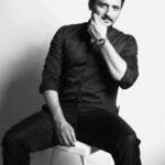 Jiiva Instagram - I wonder what I look like in your eyes !!!! Styled: @by_sarana Shirt & Trouser : @gatsby.in Team: @shotsbyuv @sat_narain @the.portrait.culture @tip_toe_photography Concept curation : @v_ininess #jiivafans #actorjiiva #jiiva #jiivatrends #jiivaofficial #lovejiiva