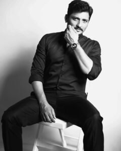 Jiiva Instagram - I wonder what I look like in your eyes !!!!

Styled: @by_sarana 
Shirt & Trouser : @gatsby.in 
Team:  @shotsbyuv @sat_narain @the.portrait.culture @tip_toe_photography 
Concept curation : @v_ininess 

#jiivafans #actorjiiva #jiiva #jiivatrends #jiivaofficial #lovejiiva