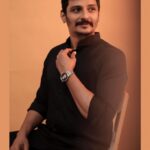 Jiiva Instagram - I wonder what I look like in your eyes !!!! Styled: @by_sarana Shirt & Trouser : @gatsby.in Team: @shotsbyuv @sat_narain @the.portrait.culture @tip_toe_photography Concept curation : @v_ininess #jiivafans #actorjiiva #jiiva #jiivatrends #jiivaofficial #lovejiiva