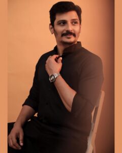 Jiiva Instagram - I wonder what I look like in your eyes !!!!

Styled: @by_sarana 
Shirt & Trouser : @gatsby.in 
Team:  @shotsbyuv @sat_narain @the.portrait.culture @tip_toe_photography 
Concept curation : @v_ininess 

#jiivafans #actorjiiva #jiiva #jiivatrends #jiivaofficial #lovejiiva