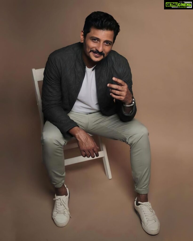 Jiiva Instagram - Thank u so much for all ur love & wishes ❤ Styled : @by_sarana Jacket & Trouser: @gatsby.in Team : @shotsbyuv @sat_narain @the.portrait.culture @tip_toe_photography Concept curation : @v_ininess