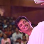 Jiiva Instagram - Vaazhadha nostalgic college days a nan vaazhndha moments @rejouir_offl #puducherrytechnologicaluniversity 🎬 @editorsreyes 🎼 @adityarajendran @hrday_sunil @sheanlcleford Concept & Curation : @v_ininess @rajclint #jiiva #actorjiiva #actorjiiva🎈 #jiivafans #jiivatrends #jiivaodds #jiivafc #lovejiiva #jiivapicturecollection