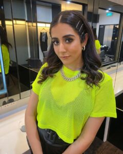 Jonita Gandhi Instagram - Still blushing from all your love Singapore 🇸🇬♥️