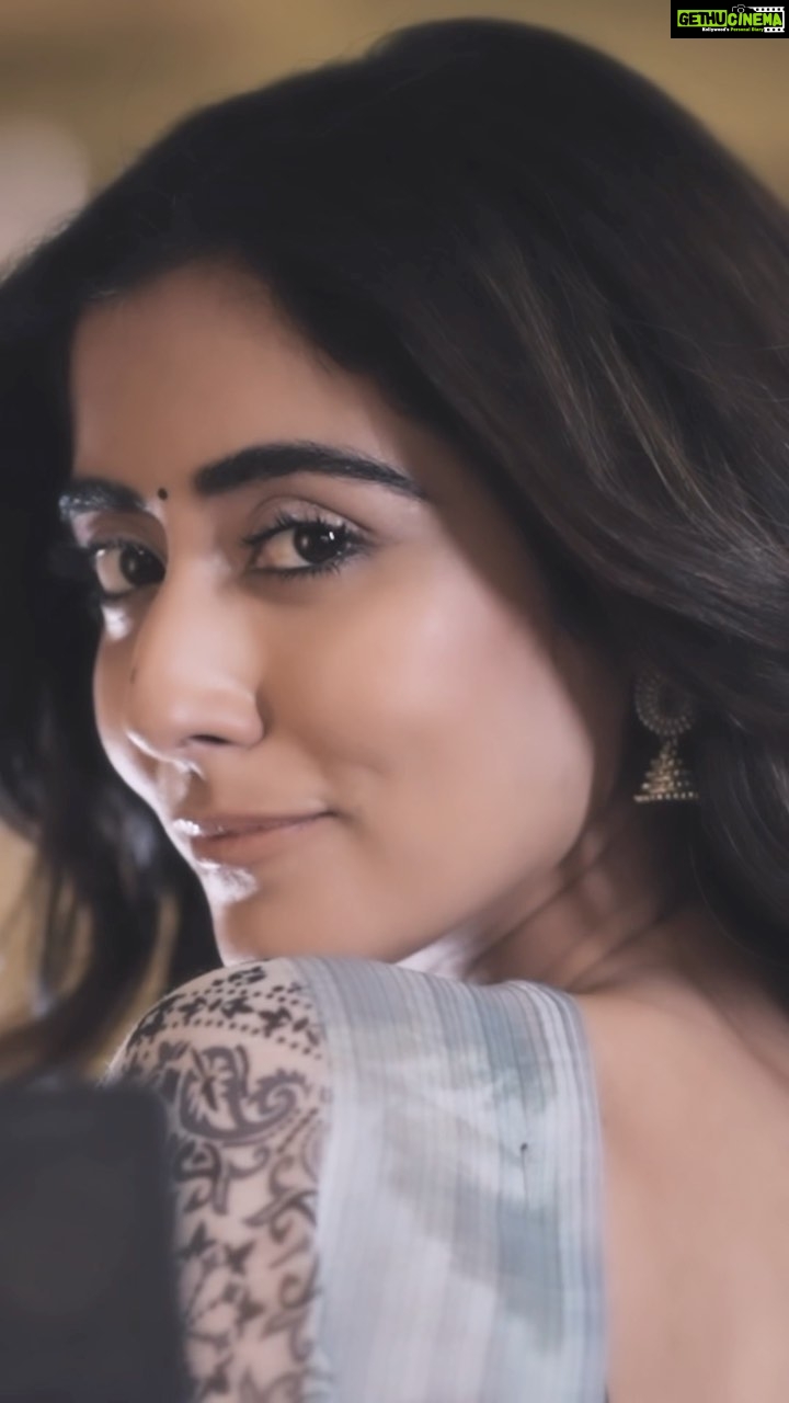 Jonita Gandhi - 224K Likes - Hey š
#HeyEnnaPaarva #1MinMusic
š„: @themediatronic @njadoonanan
š: @neerajnavare
š: @akankshanamdeo