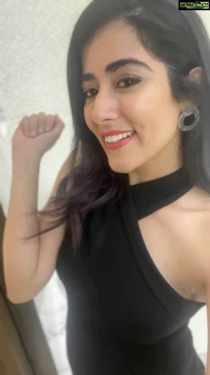 Jonita Gandhi - 224.3K Likes - I'm very reel āš¼
#HeyEnnaPaarva #1MinMusic