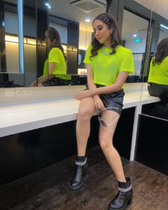 Jonita Gandhi Instagram - Still blushing from all your love Singapore 🇸🇬♥️