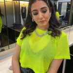 Jonita Gandhi Instagram - Still blushing from all your love Singapore 🇸🇬♥️
