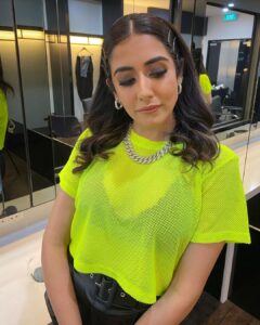 Jonita Gandhi Instagram - Still blushing from all your love Singapore 🇸🇬♥️