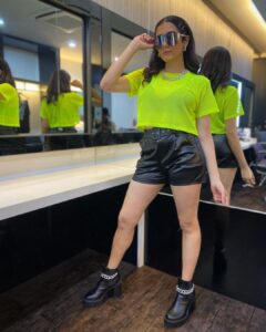 Jonita Gandhi Instagram - Still blushing from all your love Singapore 🇸🇬♥️