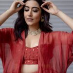 Jonita Gandhi Instagram - Jimikki Ponnu 💃🏻 Our new song from Varisu is yours to stream and dance along to now! @musicthaman @anirudhofficial @lyricist_vivek Photographed by @kiransaphotography MUA @prakatwork Styled by @jaineeebheda Outfit @therightcut Jewels @gi.ti.india Footwear @stoffastyle #varisu #rashmikamandanna #talapathyvijay #thaman #anirudh #tamilsong