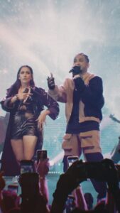 Jonita Gandhi Instagram - Performing Sitara live with @vivianakadivine at the Gunehgar Album Launch Concert in Mumbai left me speechless! 😶🔥✨ 

Thanks to DIVINE for having me on the album and to all of you for the CRAZY love you’ve been showing Sitara so far!

@gltch.in @shotbychang @njadoonanan